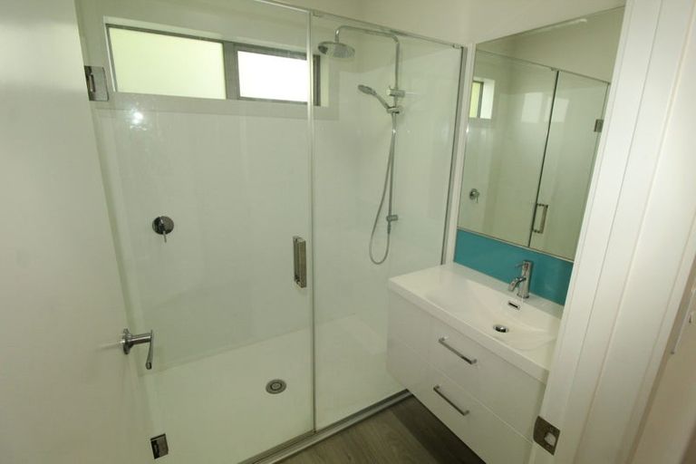 Photo of property in 35a Gledstane Road, Stanmore Bay, Whangaparaoa, 0932