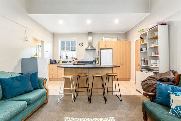 Photo of property in 15 Porritt Avenue, Mount Victoria, Wellington, 6011