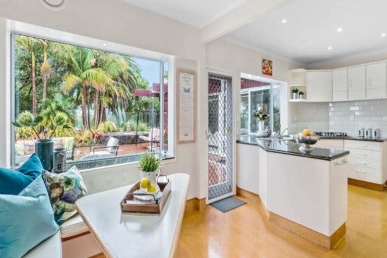 Photo of property in 7 Susanne Place, Pakuranga, Auckland, 2010