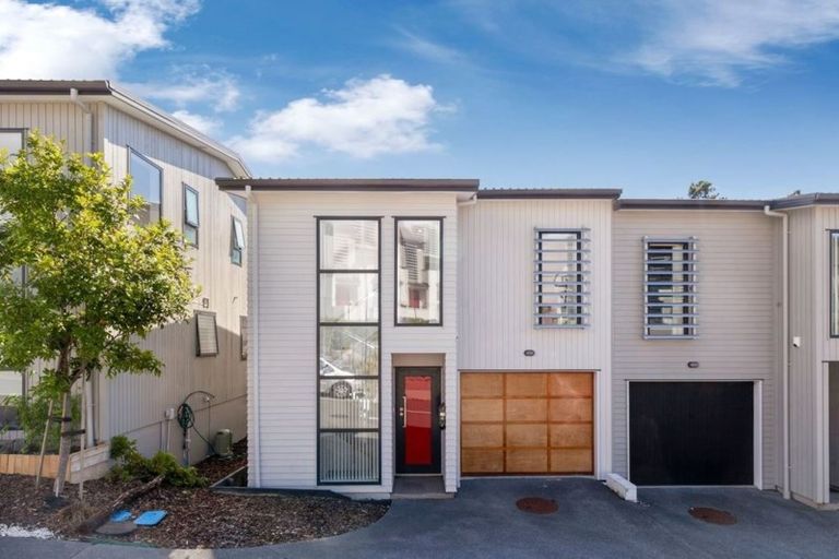 Photo of property in 50 Makamaka Lane, Albany Heights, Auckland, 0632