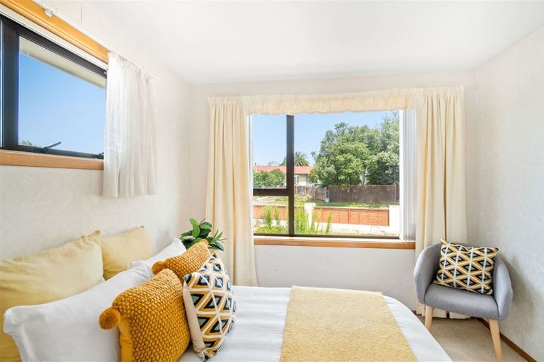 Photo of property in 121 Denise Crescent, Hornby, Christchurch, 8042