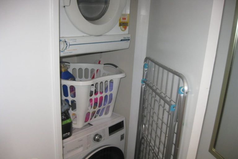 Photo of property in Gerondis Bldg Apartments, 407/60 Willis Street, Wellington Central, Wellington, 6011