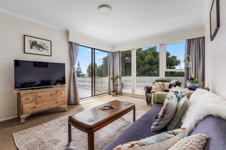 Photo of property in 10 Lawry Street, Moturoa, New Plymouth, 4310
