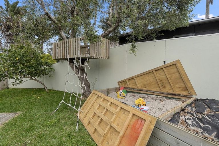 Photo of property in 20 Rawhiti Road, Manly, Whangaparaoa, 0930