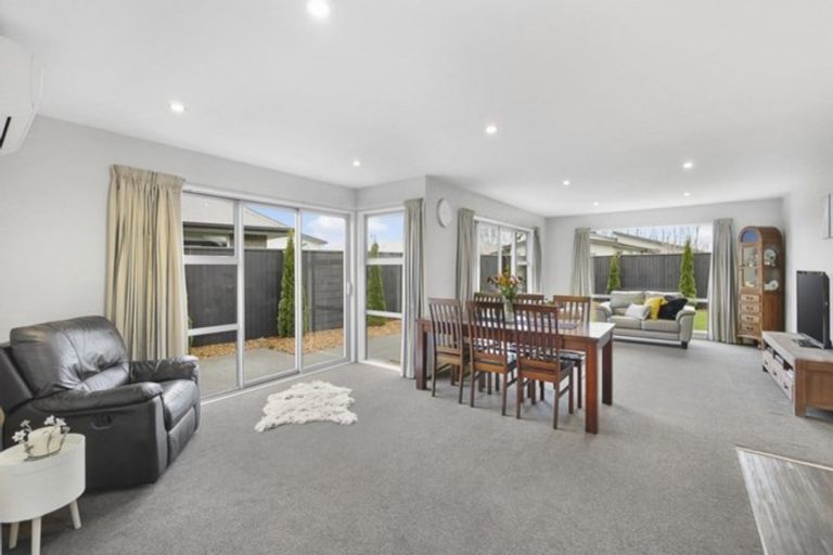 Photo of property in 40 Little Oaks Drive, Yaldhurst, Christchurch, 8042