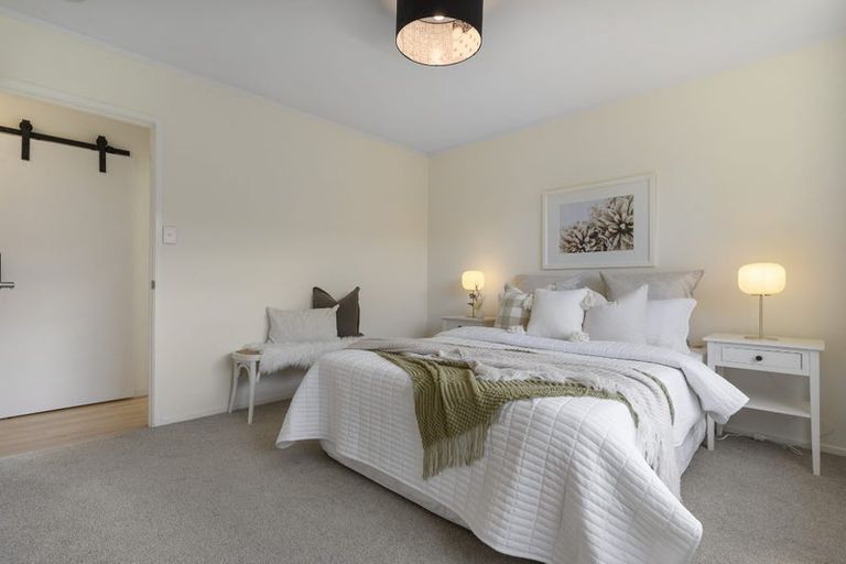 Photo of property in 6 Mannering Place, Hillcrest, Auckland, 0627