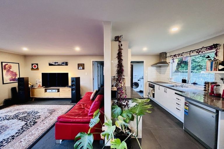 Photo of property in 2/60 Taikata Road, Te Atatu Peninsula, Auckland, 0610