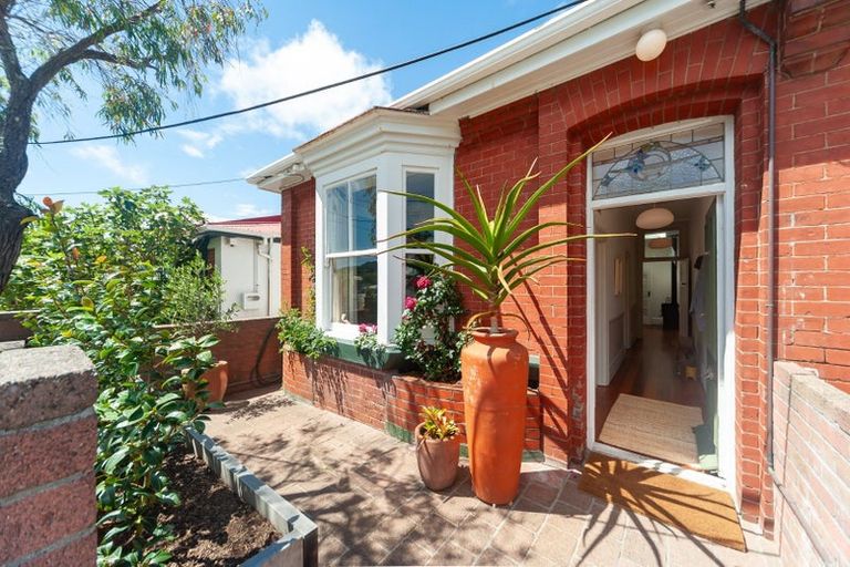 Photo of property in 355 Adelaide Road, Newtown, Wellington, 6021