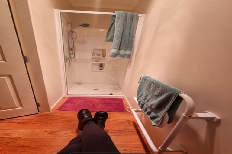 Photo of property in 31 Aragon Grove, Kingsley Heights, Upper Hutt, 5018