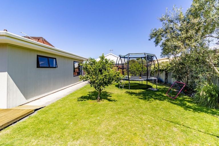 Photo of property in 138 Tait Drive, Greenmeadows, Napier, 4112