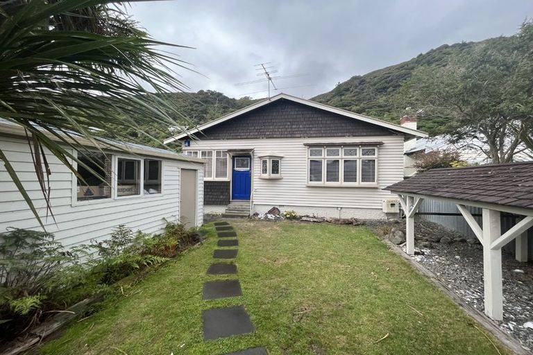 Photo of property in 185 Muritai Road, Eastbourne, Lower Hutt, 5013