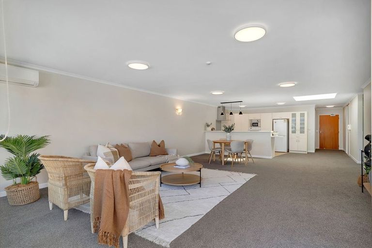 Photo of property in Ocean Apartments, 44-46 Marine Parade, Paraparaumu Beach, Paraparaumu, 5032