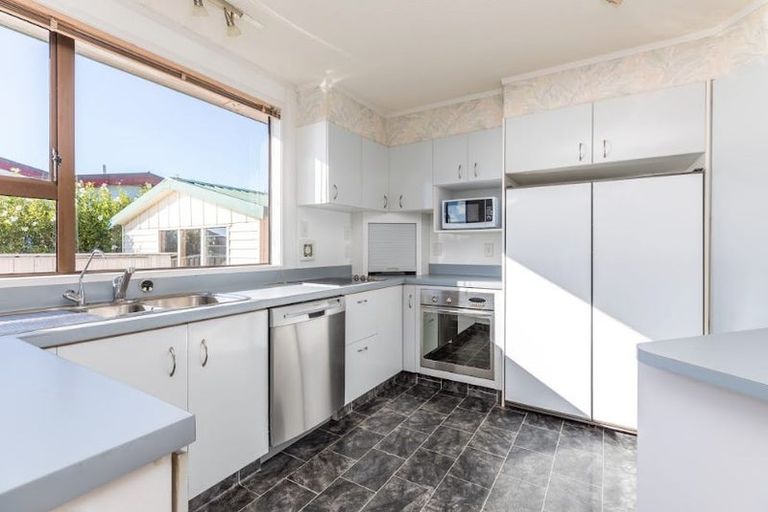 Photo of property in 1420 Whangaparaoa Road, Army Bay, Whangaparaoa, 0930