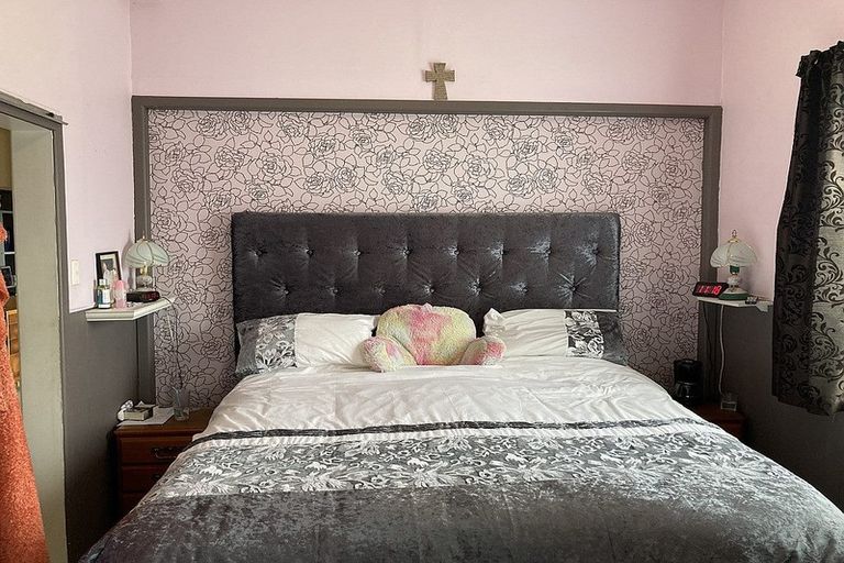 Photo of property in 11 Preston Street, Eltham, 4322