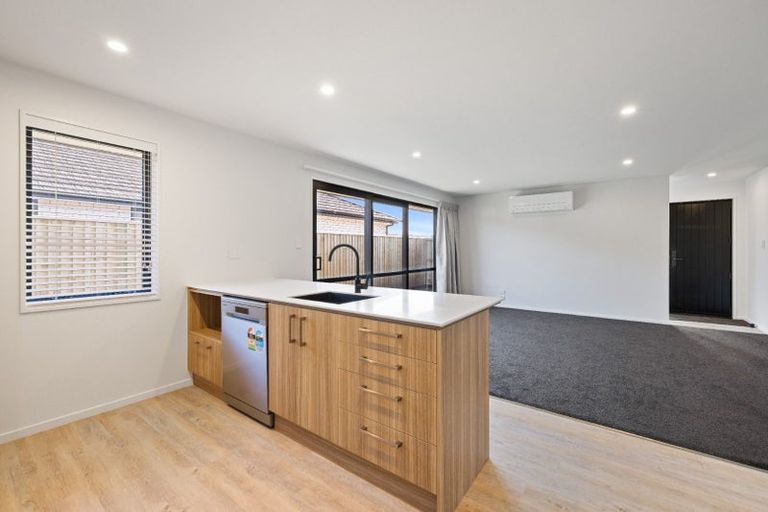 Photo of property in 14 Harry Manship Crescent, Halswell, Christchurch, 8025