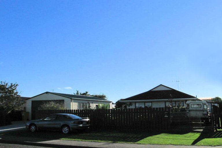 Photo of property in 6 Kiharoa Street, Otaki Beach, Otaki, 5512