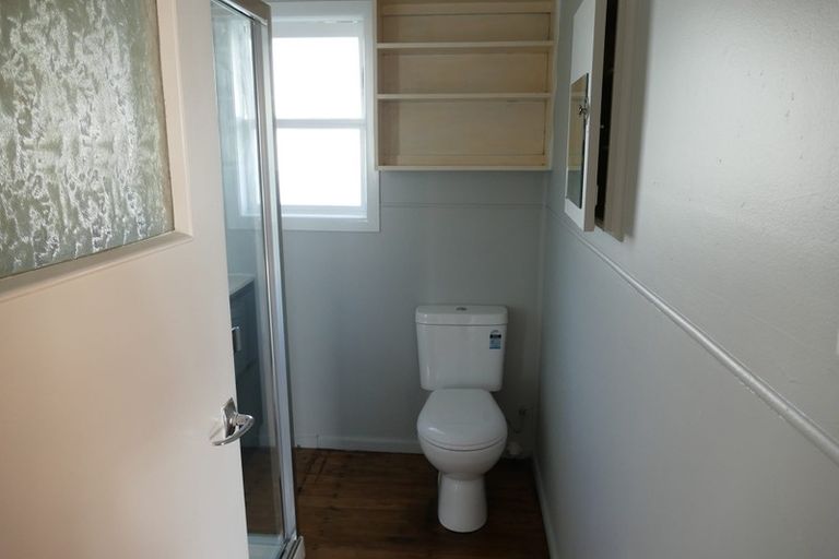 Photo of property in 50 Flanshaw Road, Te Atatu South, Auckland, 0610