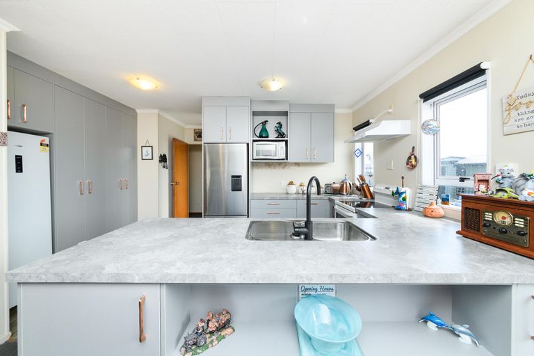 Photo of property in 6 Oban Place, Awapuni, Palmerston North, 4412