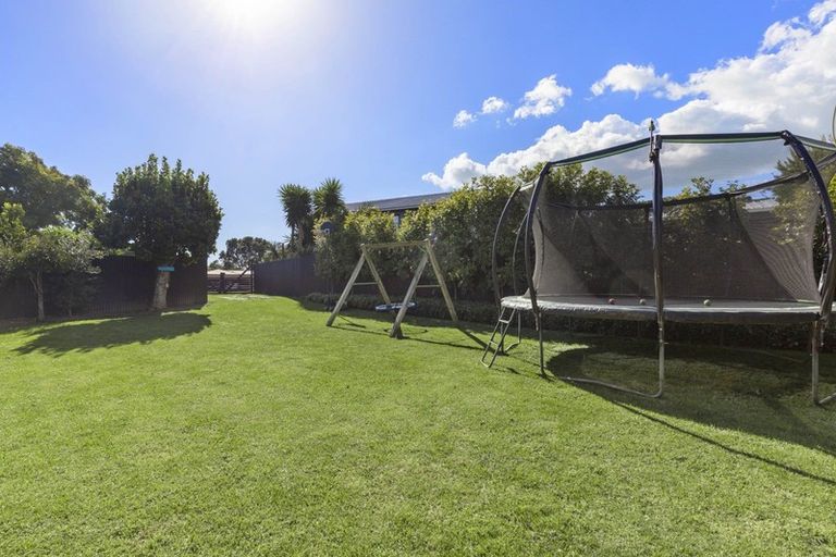 Photo of property in 27 Stella Drive, Clarks Beach, 2122