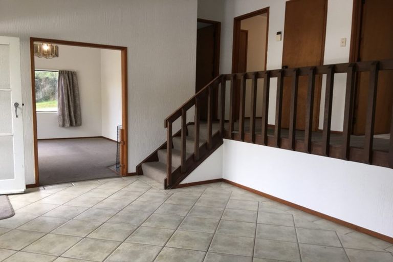 Photo of property in 38 Beaudine Avenue, Glenfield, Auckland, 0629