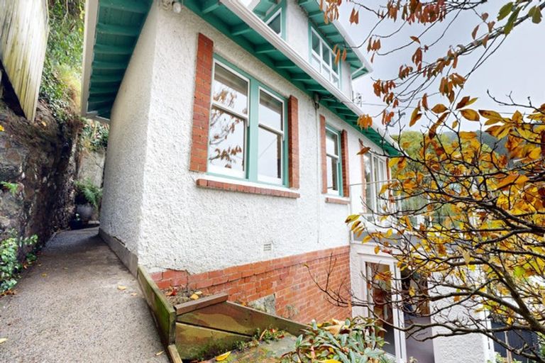 Photo of property in 55 Palliser Road, Roseneath, Wellington, 6011