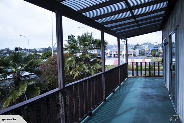 Photo of property in 55 Red Beach Road, Red Beach, 0932