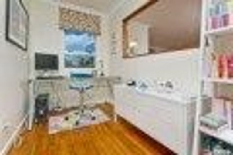 Photo of property in 49 Weatherly Road, Torbay, Auckland, 0630