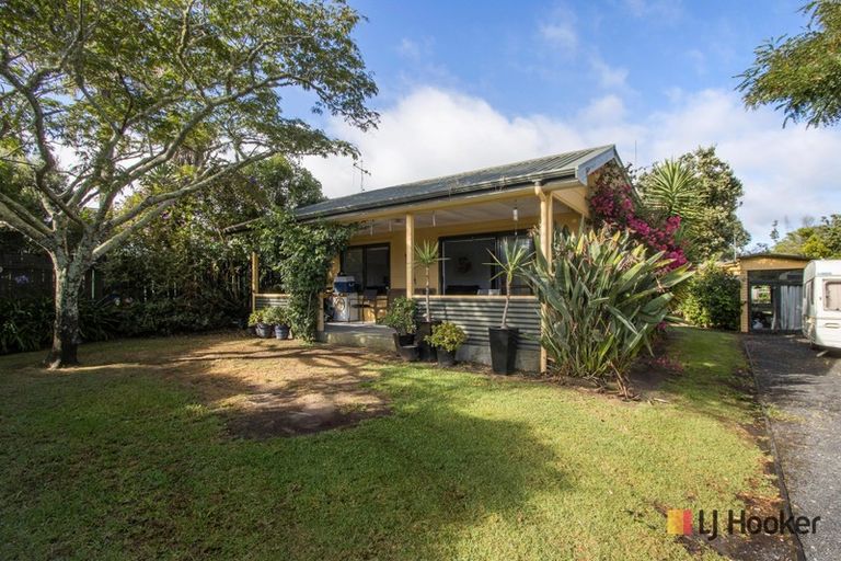 Photo of property in 50 Hillview Road, Waihi Beach, 3611