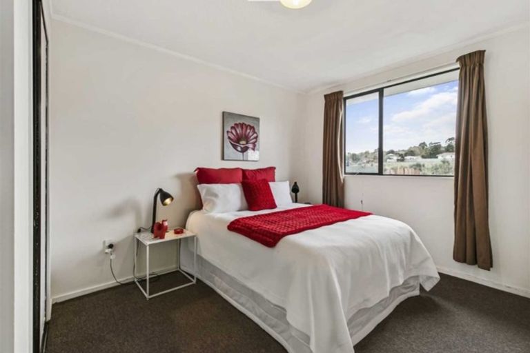 Photo of property in 2/61 Redcrest Avenue, Red Hill, Papakura, 2110