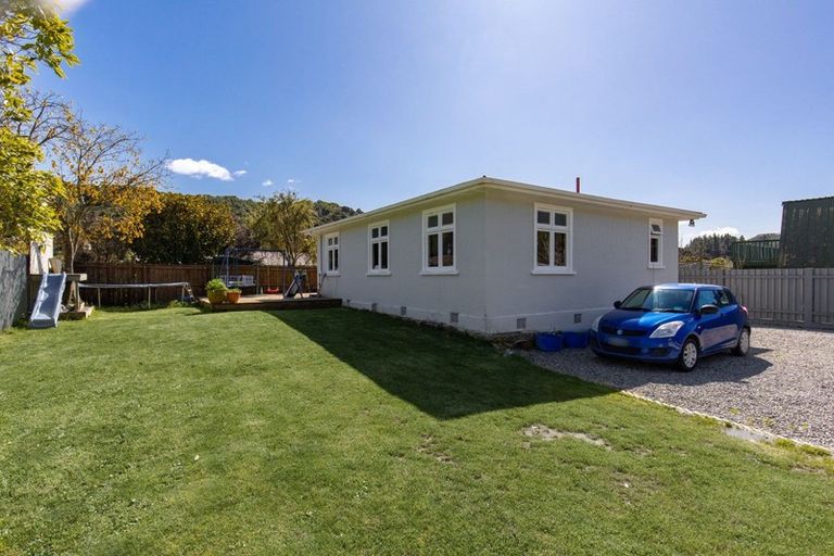 Photo of property in 49a Hampden Street, Picton, 7220
