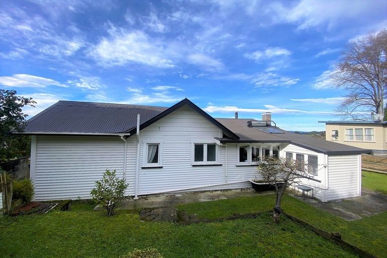 Photo of property in 1 Swan Street, Taihape, 4720