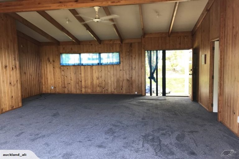 Photo of property in 106 Pacific Parade, Army Bay, Whangaparaoa, 0930