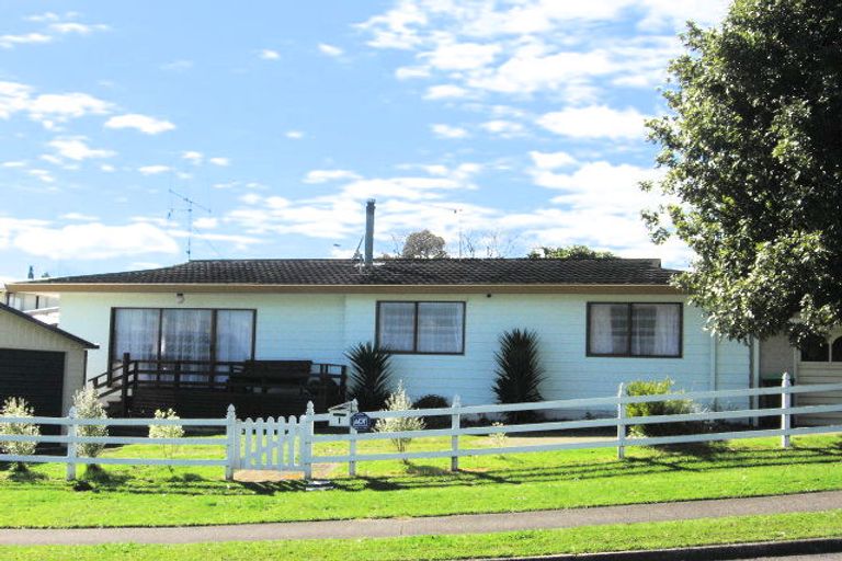 Photo of property in 1 Langstone Street, Welcome Bay, Tauranga, 3112