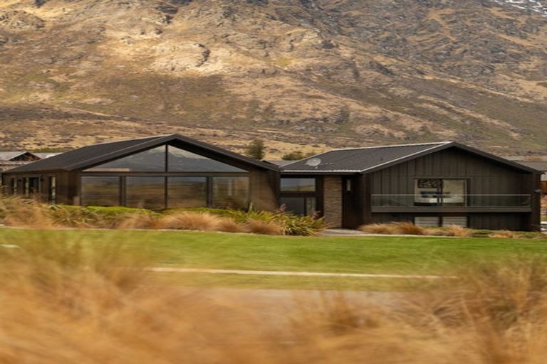 Photo of property in 35 Jacks Point Rise, Jacks Point, Queenstown, 9371