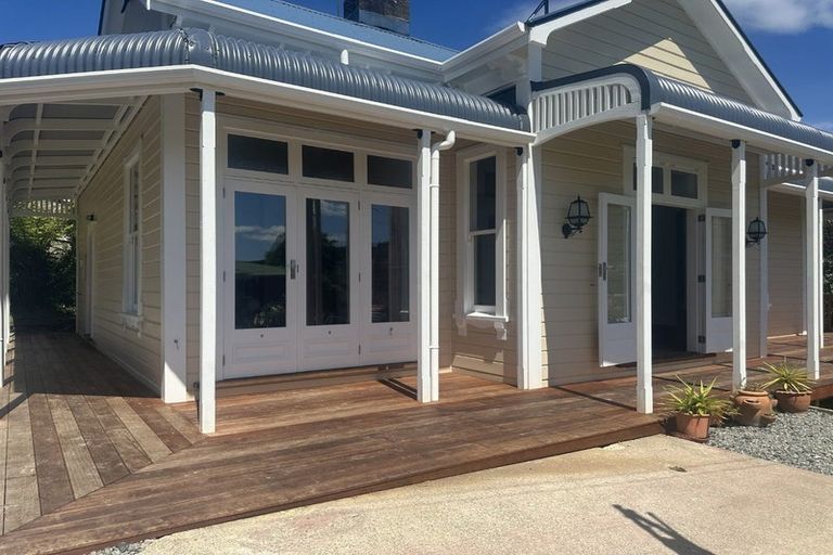 Photo of property in 121 Wellington Street, Picton, 7220