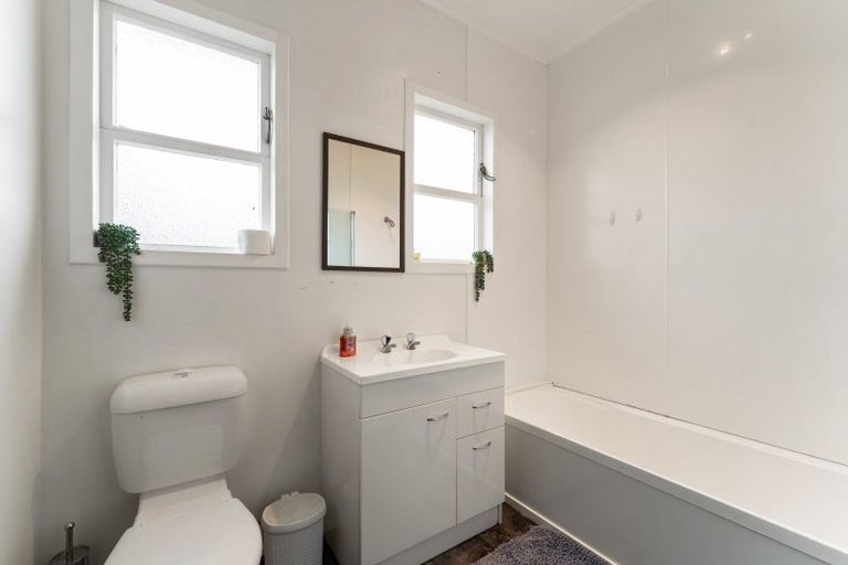 Photo of property in 43 Aotaki Street, Otaki, 5512