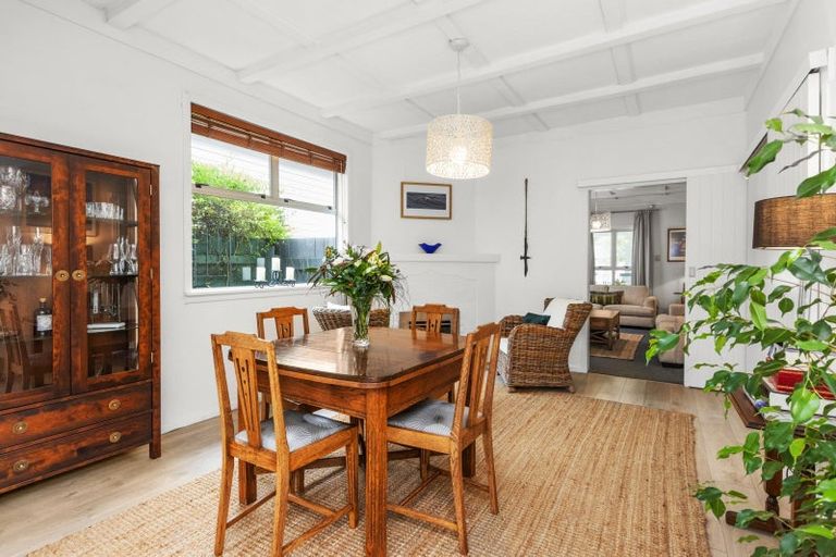 Photo of property in 155 Milton Road, Bluff Hill, Napier, 4110