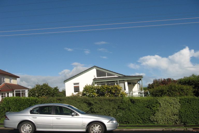 Photo of property in 144 Mellons Bay Road, Mellons Bay, Auckland, 2014