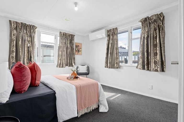 Photo of property in 19 Croall Crescent, St Andrews, Hamilton, 3200