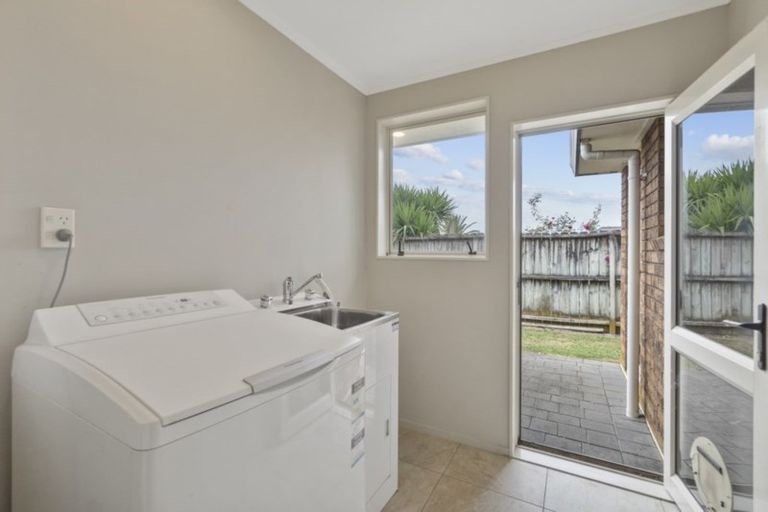 Photo of property in 12 Flora Way, Rototuna, Hamilton, 3210