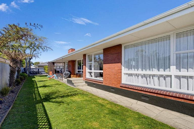 Photo of property in 52 Cavendish Road, Casebrook, Christchurch, 8051