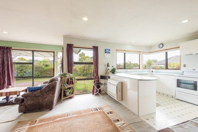 Photo of property in 15 Albizia Place, Richmond, 7020