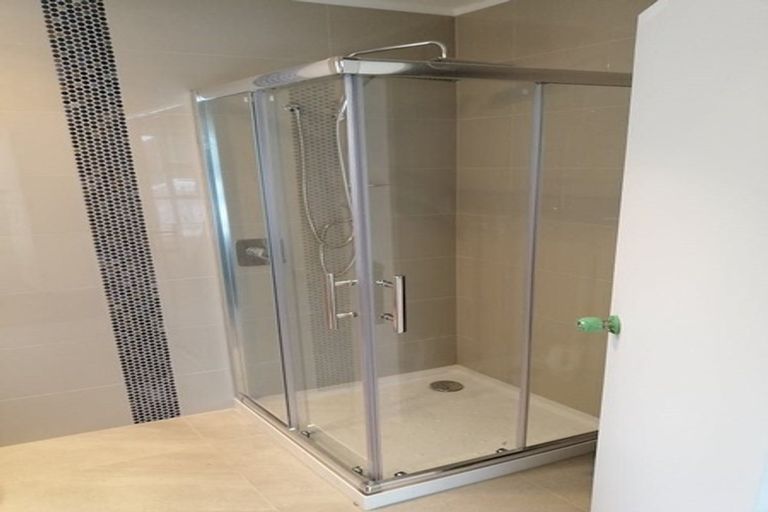 Photo of property in 20 Malmo Place, Massey, Auckland, 0614