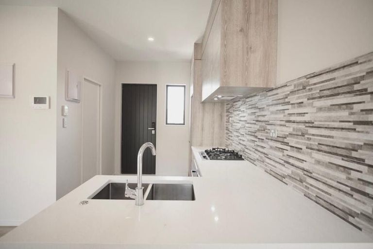 Photo of property in 48 Picturesque Drive, Flat Bush, Auckland, 2019