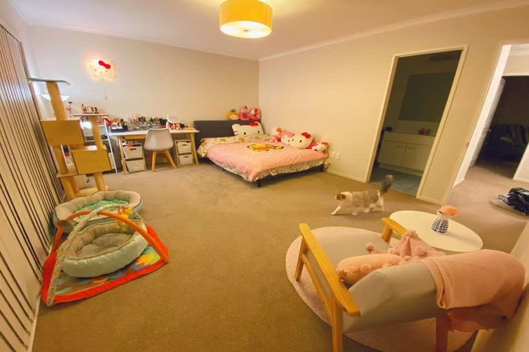 Photo of property in 2/27 Lucienne Drive, Ranui, Auckland, 0612