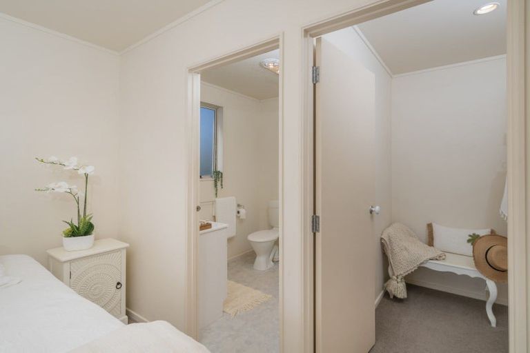 Photo of property in 37 Hahei Beach Road, Hahei, Whitianga, 3591