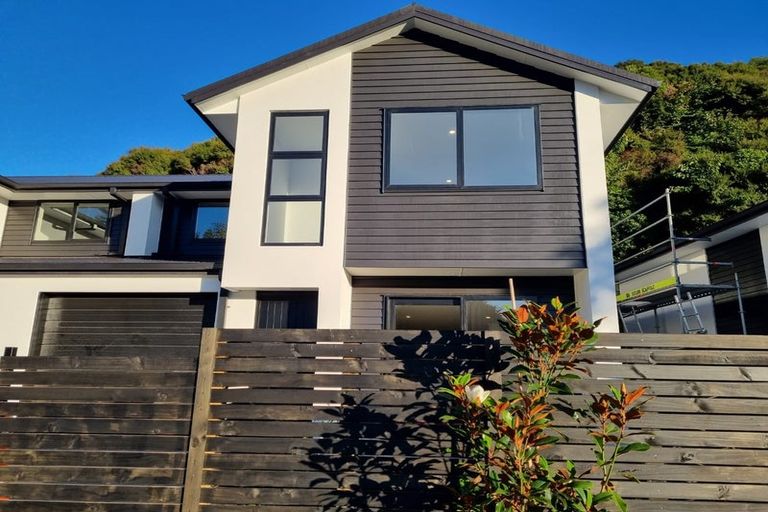 Photo of property in 52 Martingale Drive, Whitby, Porirua, 5024