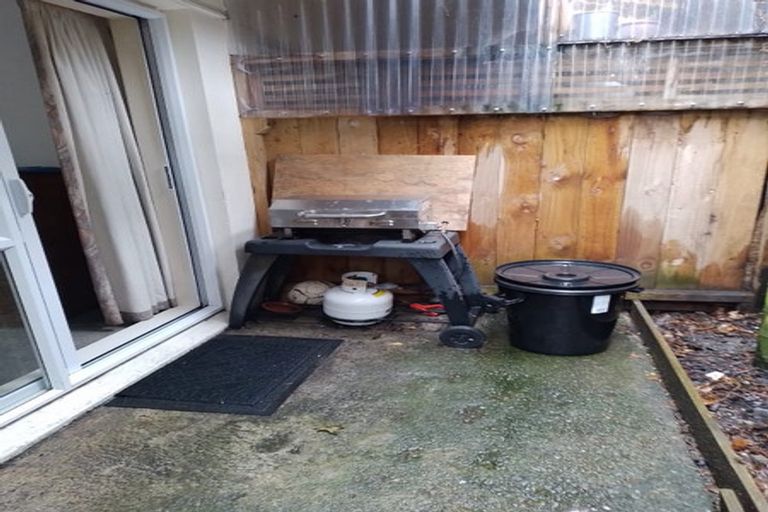 Photo of property in Avon Apartments, 2/313 The Terrace, Te Aro, Wellington, 6011