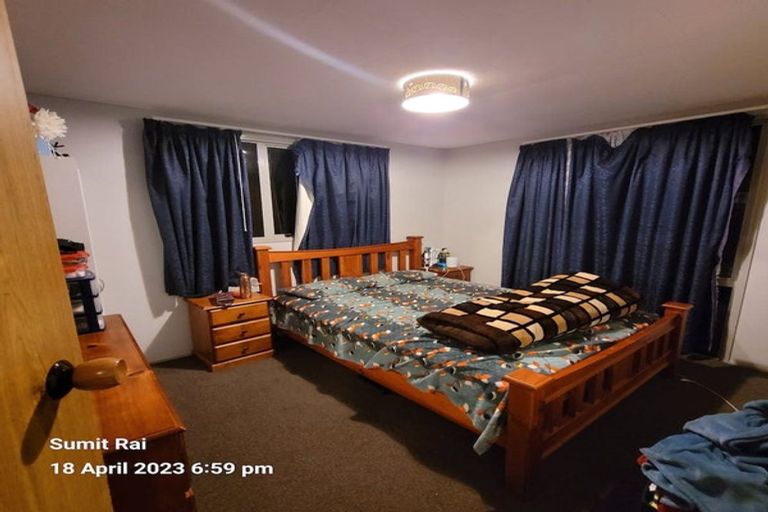 Photo of property in 14a Sunhaven Drive, Newlands, Wellington, 6037