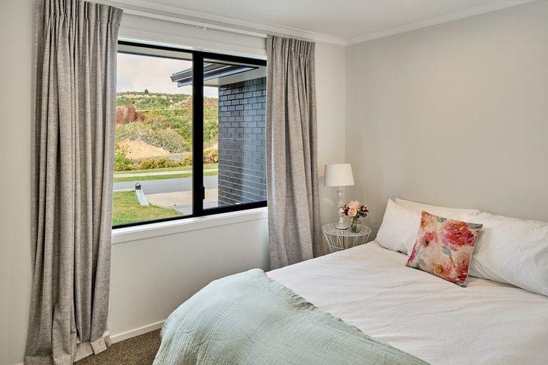 Photo of property in 48 Schooner Drive, Whitby, Porirua, 5024